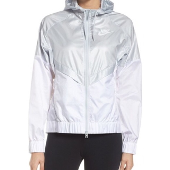 nike jacket women's windbreaker